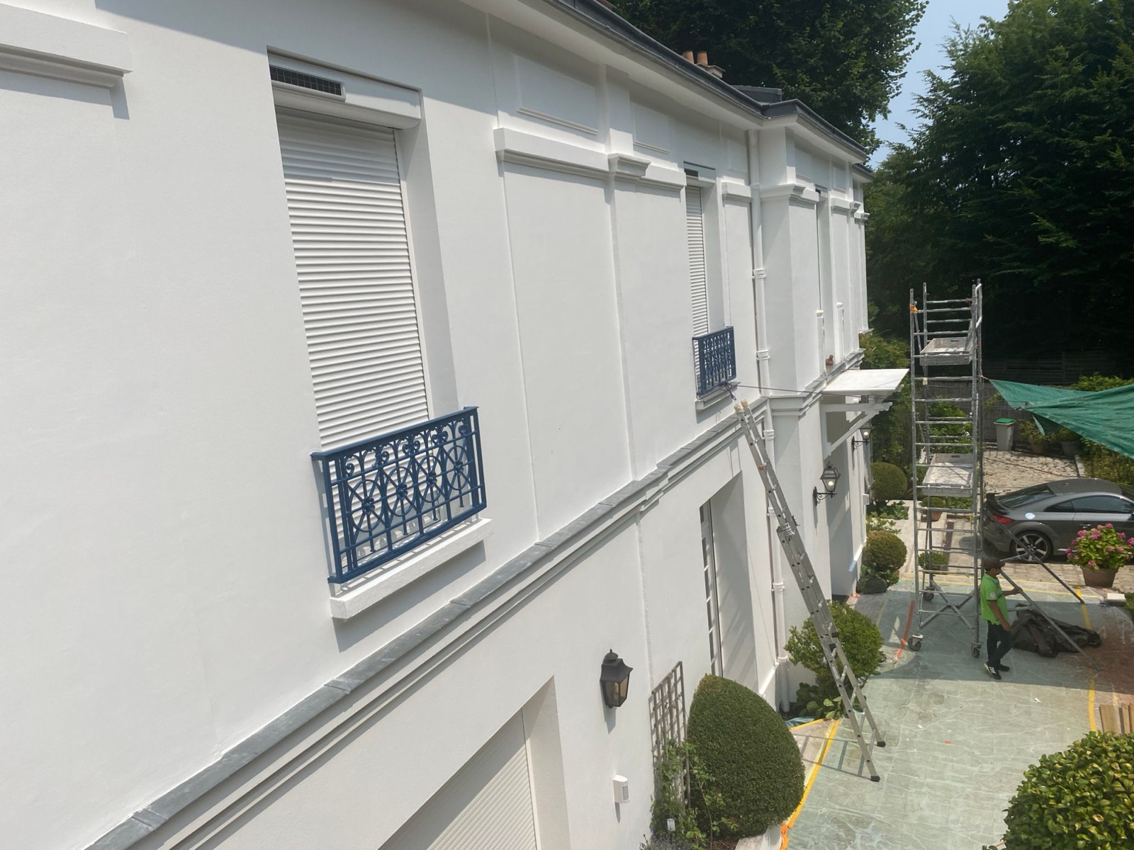 Façade sur cour et échafaudage