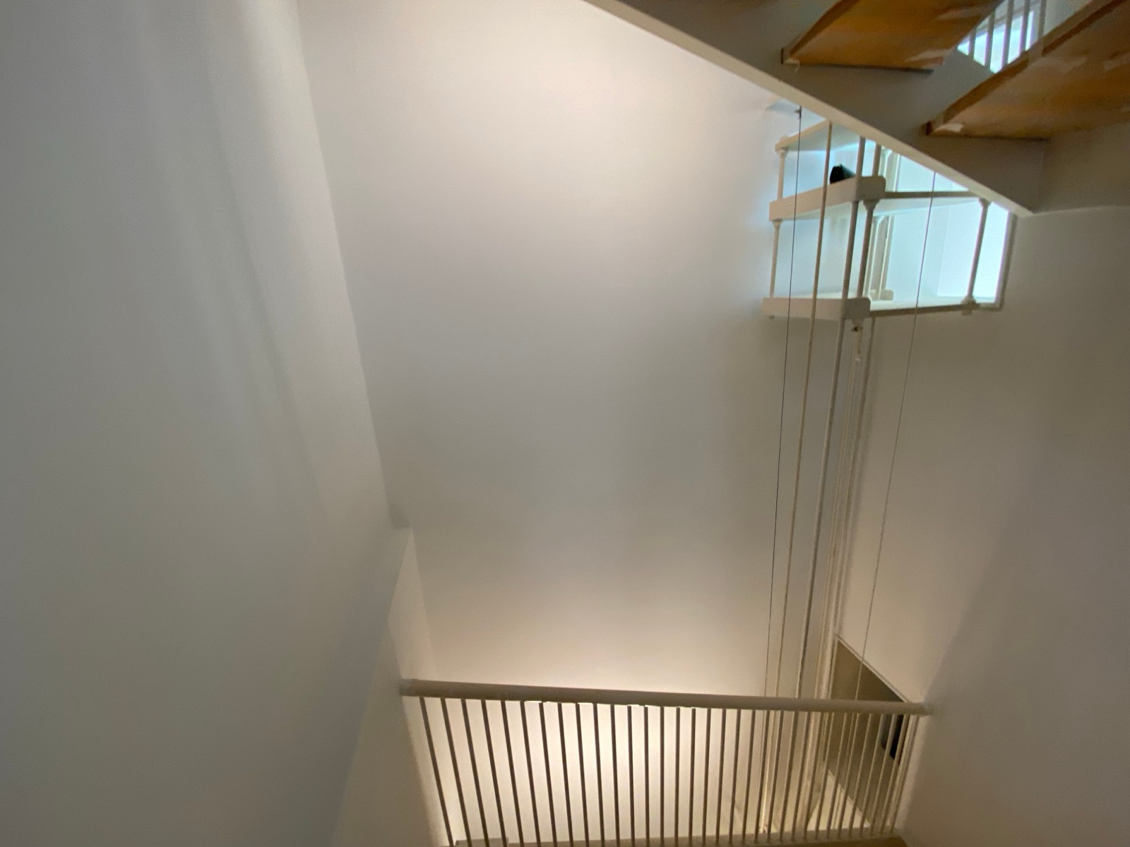 Escalier vu depuis le palier supérieur