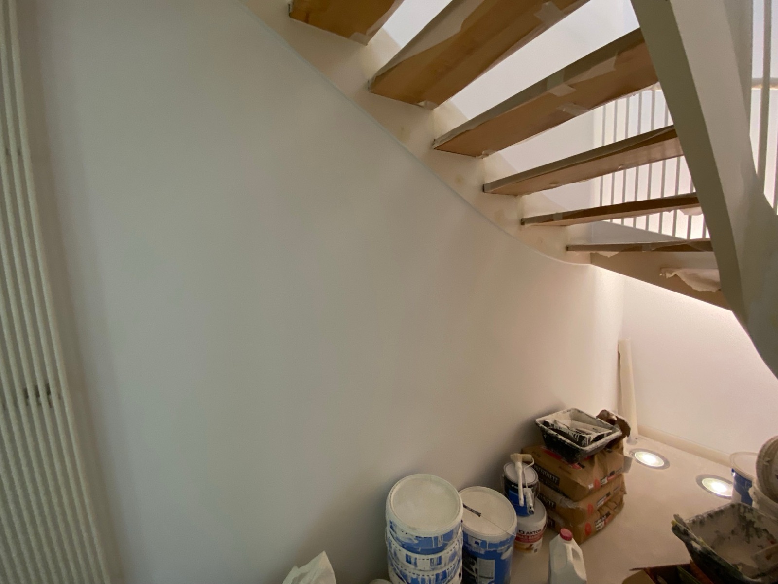 Marches d’escalier en cours de finition