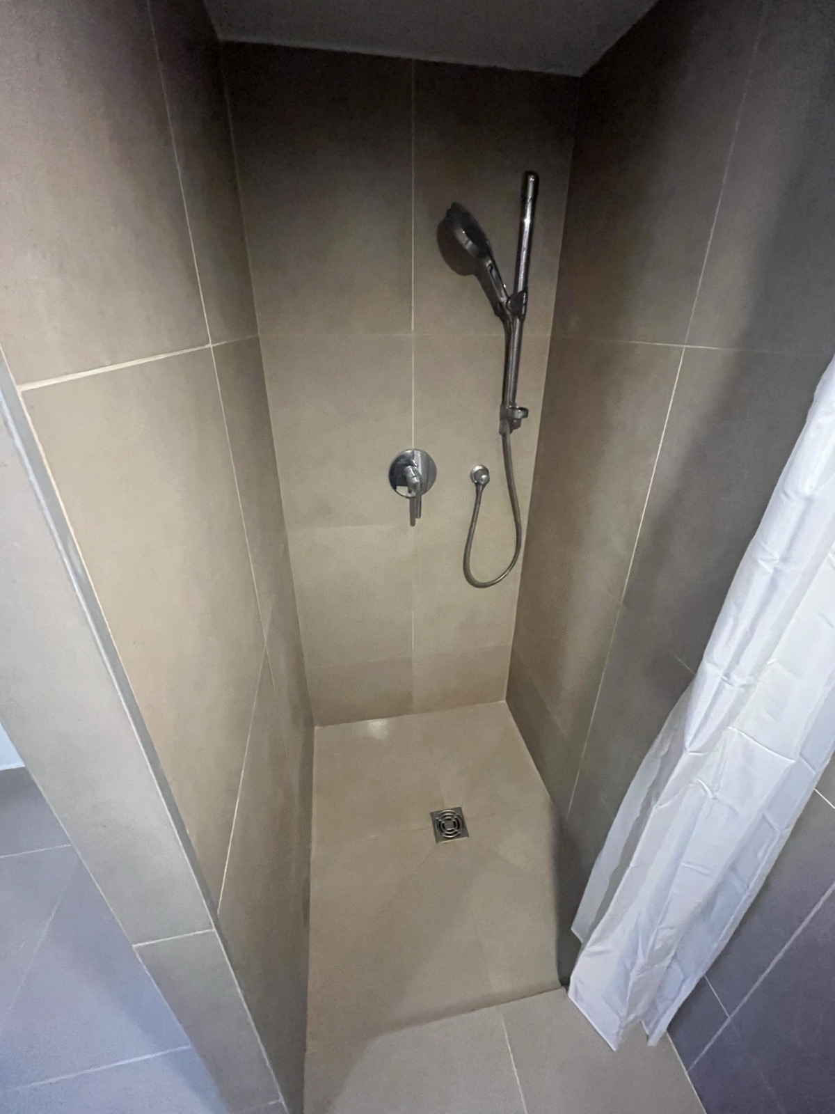 Douche à l’italienne carrelée, chantier terminé